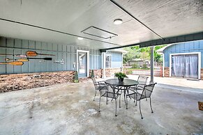 Kayaks & Dock: Lakefront Hot Springs Hideaway