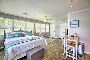 Kayaks & Dock: Lakefront Hot Springs Hideaway