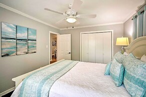 Kayaks & Dock: Lakefront Hot Springs Hideaway