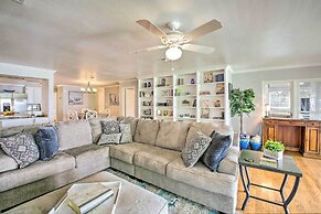 Kayaks & Dock: Lakefront Hot Springs Hideaway