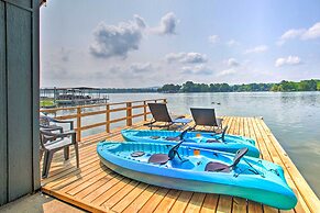 Kayaks & Dock: Lakefront Hot Springs Hideaway