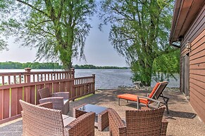 Lakefront Eau Galle Home w/ Hot Tub & Fire Pit