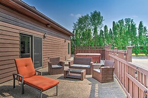 Lakefront Eau Galle Home w/ Hot Tub & Fire Pit