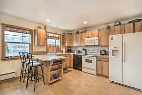 Inviting Townhome: 30 Mi to Yellowstone NP!