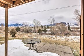 Inviting Townhome: 30 Mi to Yellowstone NP!