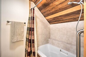 Inviting Townhome: 30 Mi to Yellowstone NP!