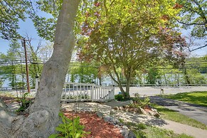 Relaxing New York Home w/ Boat Dock & Lake View!
