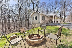 Peaceful & Secluded Knoxville Retreat w/ Deck