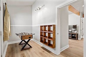 Modern Red Lodge Cabin - Walk to Broadway Ave