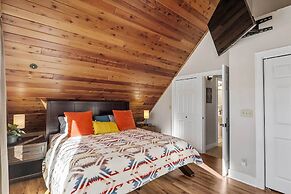Modern Red Lodge Cabin - Walk to Broadway Ave