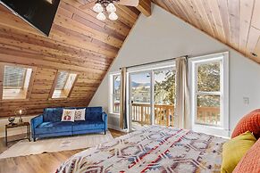 Modern Red Lodge Cabin - Walk to Broadway Ave