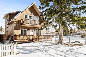 Modern Red Lodge Cabin - Walk to Broadway Ave