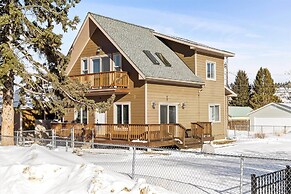 Modern Red Lodge Cabin - Walk to Broadway Ave