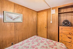 No-frills Hampton Cottage - Steps to Beach!