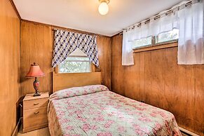 No-frills Hampton Cottage - Steps to Beach!