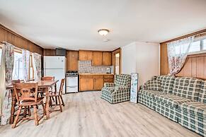 No-frills Hampton Cottage - Steps to Beach!