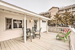 No-frills Hampton Cottage - Steps to Beach!