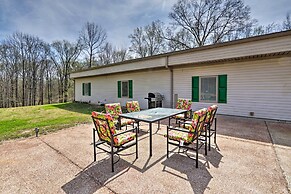 Quiet Memphis Home on 20 Acres: 10 Mi to Downtown!