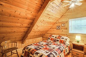 Cozy Tellico Plains Cabin w/ Large Mountain Creek!