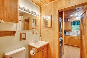 Cozy Tellico Plains Cabin w/ Large Mountain Creek!