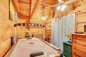 Cozy Tellico Plains Cabin w/ Large Mountain Creek!