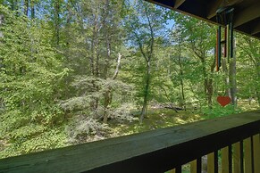 Cozy Tellico Plains Cabin w/ Large Mountain Creek!