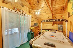Cozy Tellico Plains Cabin w/ Large Mountain Creek!
