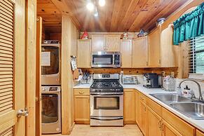 Cozy Tellico Plains Cabin w/ Large Mountain Creek!