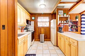 Pet-friendly Home w/ Deck at Big Bass Lake!