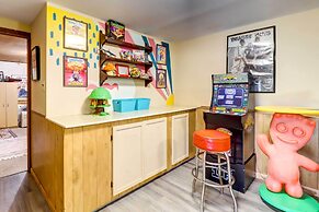 Pet-friendly Home w/ Deck at Big Bass Lake!