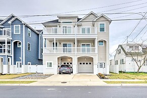 New Townhome < Half Mi to Beach!