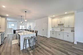 New Townhome < Half Mi to Beach!