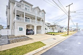 New Townhome < Half Mi to Beach!