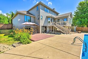 Pet-friendly Maple Grove Gem w/ Private Yard!