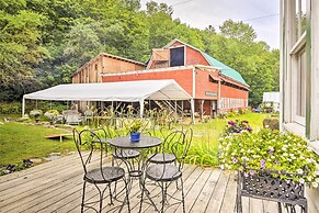 Rustic Roxbury Ski Farmhouse With Trails!