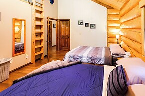 Riverside Log Cabin: On-site Aurora Viewing!