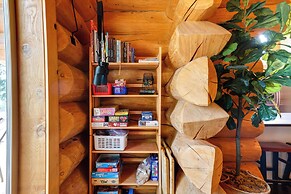 Riverside Log Cabin: On-site Aurora Viewing!