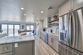 Balcony & Lake View: Modern Condo in Monkey Island