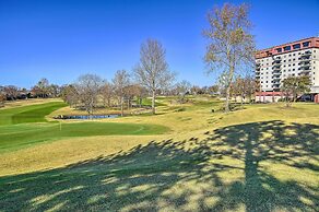 Balcony & Lake View: Modern Condo in Monkey Island