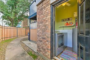 4 Mi to Dtwn: Rustic Fort Worth Apt