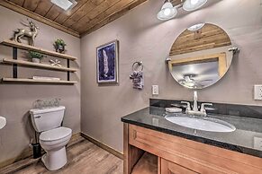 Ruidoso Cabin w/ Patio - Walk to Midtown!