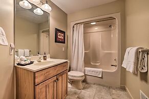 Ski-in/ski-out! Cozy Bellaire Resort Retreat!