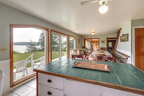 Shorefront House w/ Views, 14 Mi to Acadia NP