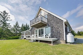 Shorefront House w/ Views, 14 Mi to Acadia NP
