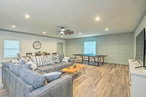 Stunning 2-building Rental - Walk to Marina!