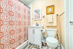 Stunning 2-building Rental - Walk to Marina!