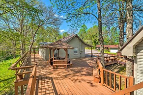 Stunning 2-building Rental - Walk to Marina!