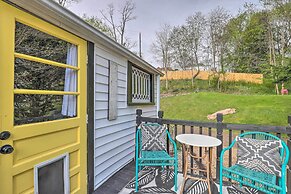 Stylish Woodfin Home w/ Backyard & Fire Pit