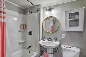 Stylish Woodfin Home w/ Backyard & Fire Pit