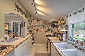 Stylish Woodfin Home w/ Backyard & Fire Pit